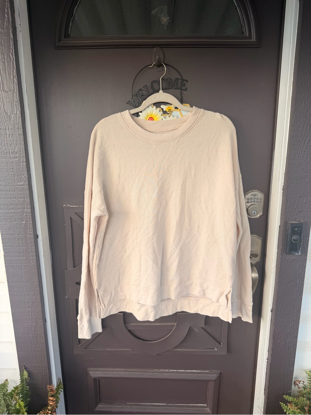 Time and Tru Cream Crewneck Sweatshirt